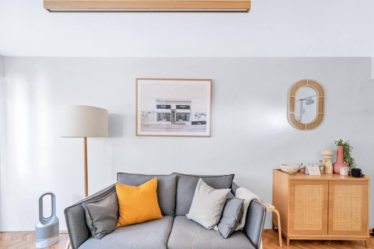 Apartment 'wylde's Treasure' Pocket-size Potts Point Design *